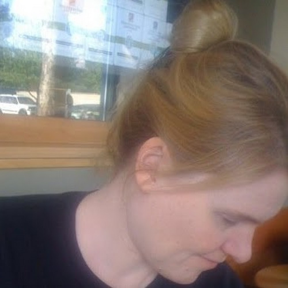 Meet your Posher, Alexandra